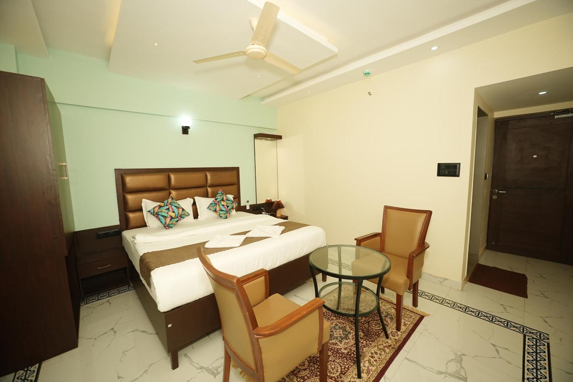 Saikiran Hotel Mapusa Zewnętrze zdjęcie